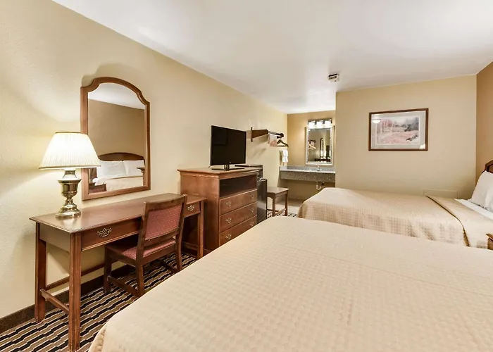 Inn Rodeway West 3*