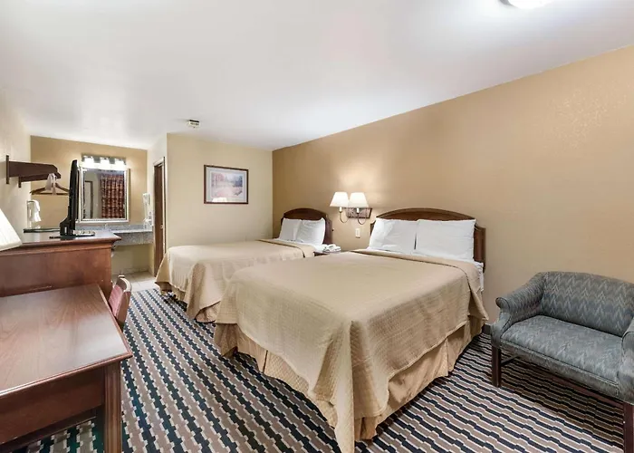 Rodeway West Inn 3*