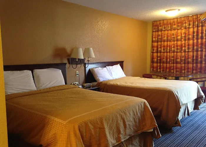 Rodeway West Inn
