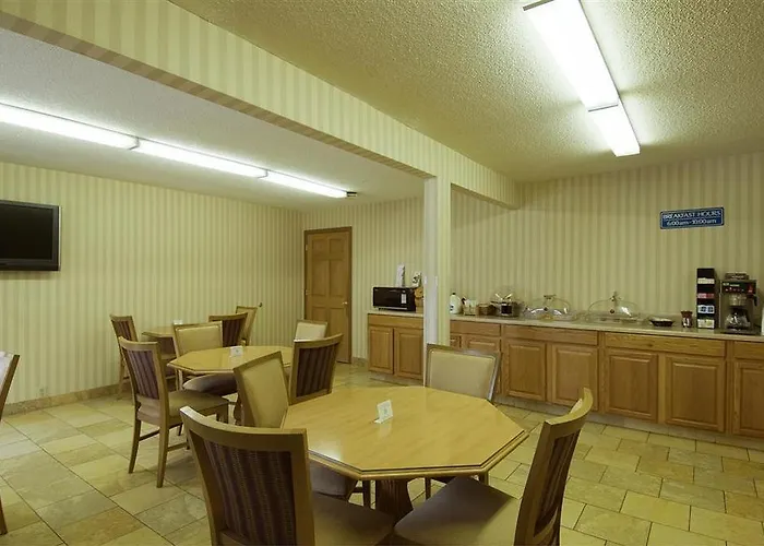 Inn Rodeway West 3*