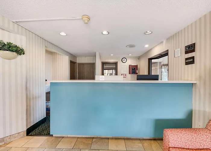 Rodeway West Inn 3*