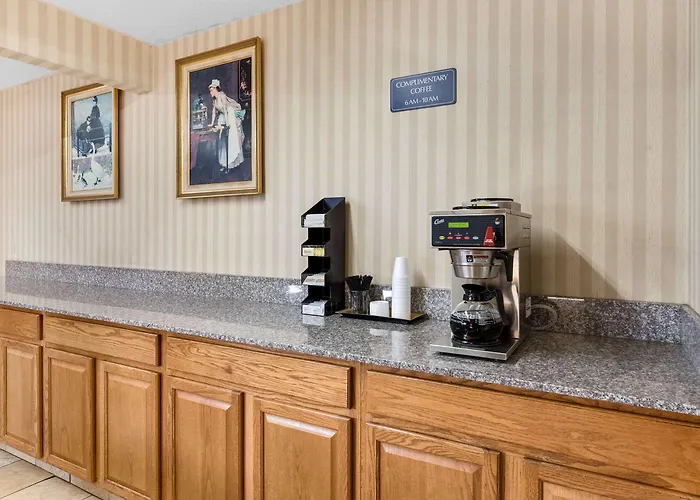 Inn Rodeway West 3*