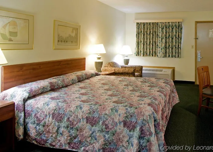 Rodeway West 3* Columbus